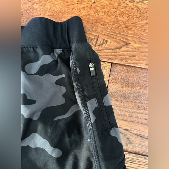 MPG Black and Gray Camo Activewear Shorts Size XS - Picture 5 of 5